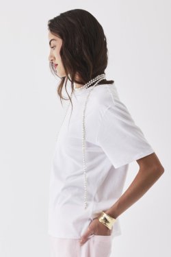 MAJESTIC T-SHIRT MED KORT �RME HVID