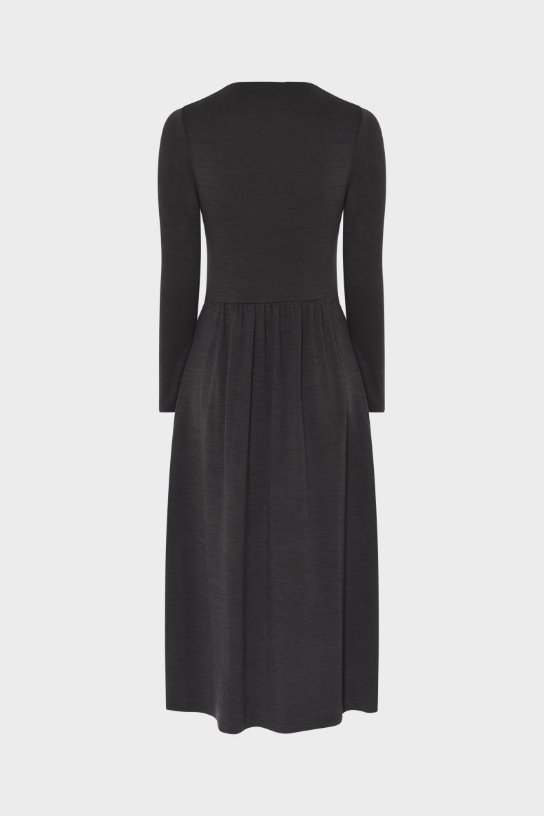 ELISE GUG KJOLE BRUN