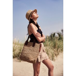 IBELIV STR� TASKE METY DARK TEA