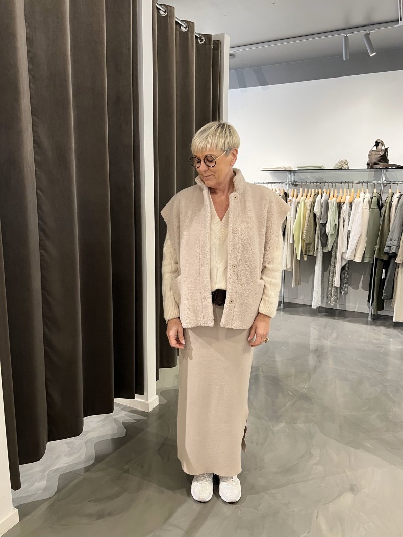 BENEDIKTE UTZON VEST KATE CURLEY SAND