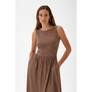 ELISE GUG KJOLE BRUN